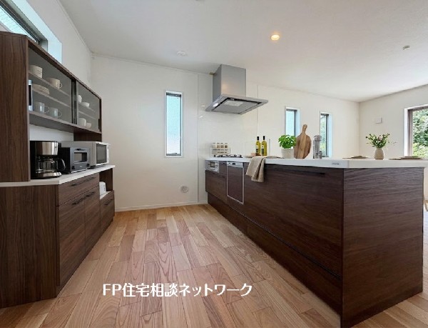 【キッチン】  本画像はAIがCGで家具を作成しており、実際の現地に家具は設置されておりません。また、販売価格に家具等は含まれておりません。
