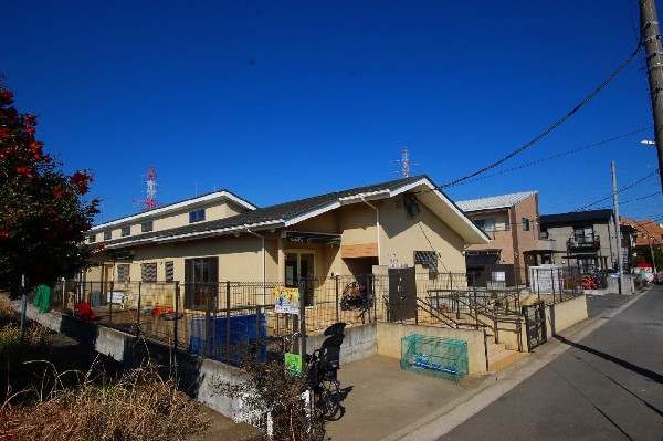 周辺環境:ケンパ高田（保育園)(「子ども最優先」の質の高い教育内容とさまざまな出会いを創り出す、多種多様な保育の提供を目指しています。)