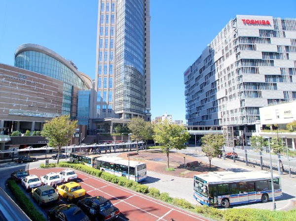 周辺環境:JR川崎駅(JR東海道線、京浜東北線、南武線の3路線が通り、商業施設が多数建ち並ぶターミナル駅です。)