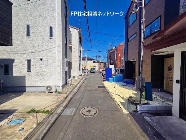 外観:大通りから1本入った場所に位置し、車通りも少ないので都会の中で静かな日常を送る事が出来ます。
