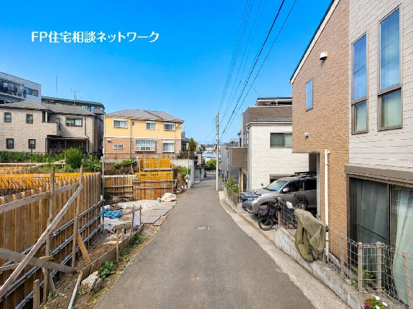 外観:大通りから1本入った住宅街に位置し、都会の中で静かな日常を送る事が出来る住環境です。