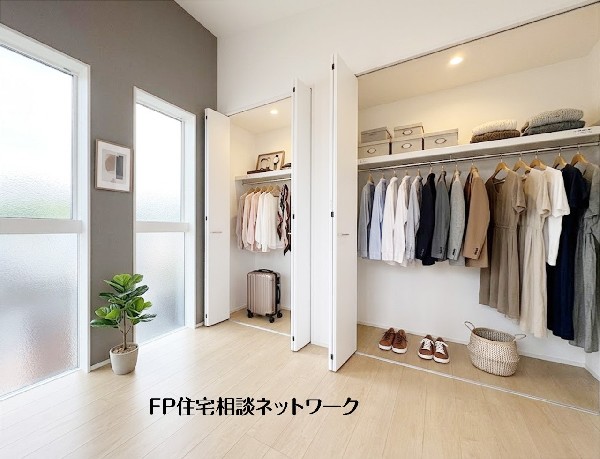 【収納】  本画像はAIがCGで小物を作成しており、実際の現地に小物は設置されておりません。また、販売価格に小物等は含まれておりません。