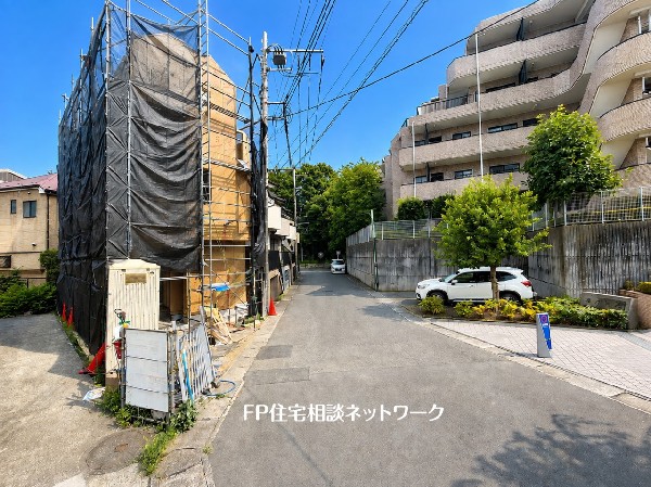外観:閑静な住宅街でありながら駅徒歩4分。利便性と落ち着いた住環境を兼ね備えた、永く快適に暮らせる魅力的な立地です。