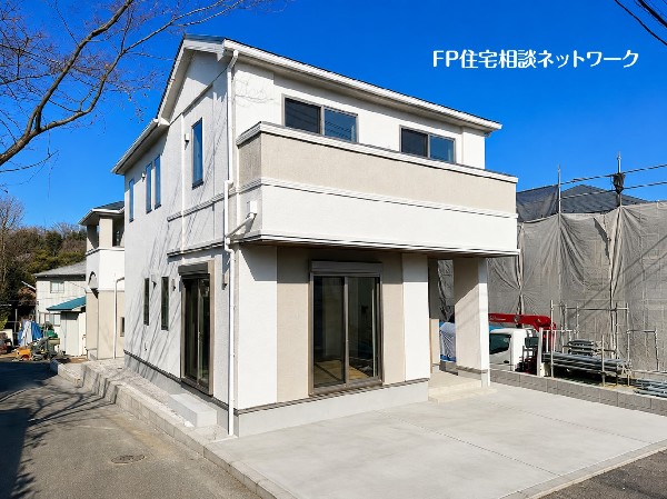 外観:【類似外観同仕様】施工例のため分譲中の建物とは外壁、屋根開口部等の形状・仕様が異なります。