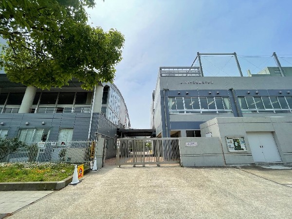 周辺環境:富士見中学校(成長の過程でより濃い時間を過ごす3年間。ここで過ごす時間は、お子様にとって、とても大切な思い出となるはずです。)
