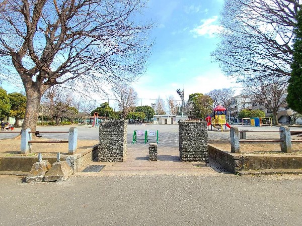 周辺環境:潮田公園(季節毎の植物が綺麗な公園。テニスコート、野球場、遊具、夏はプール有。コミュニティハウス内に図書室もあります。)