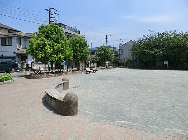 周辺環境:小野第四公園(徒歩2分の場所にある桜がきれいな公園です。お花見の季節はもちろん、地域の憩いの場になっています。)