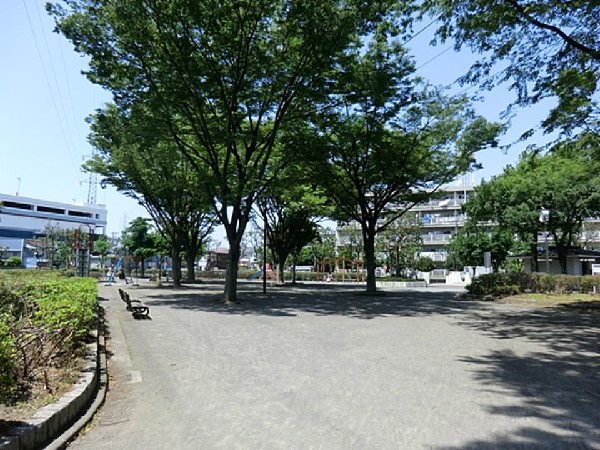 周辺環境:小倉アベリア公園(住宅街の中にある公園。滑り台、ブランコ、砂場とジャングルジムなどがあり、遊具も充実しています。  )