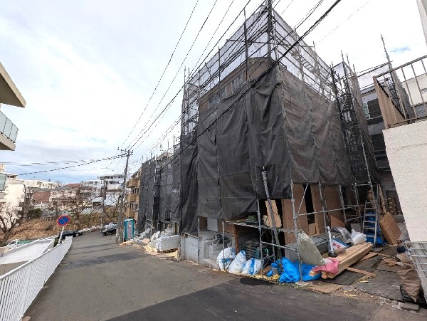 外観:スーパー・コンビニ・公園・幼稚園などの生活施設が徒歩10分以内にあり、快適な住環境が整っています。