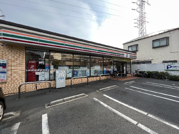 周辺環境:セブンイレブン横浜矢向3丁目店(期待以上の品質を提供するコンビニ。日替りおかずやご褒美スイーツをネット注文できるセブンミール取扱有。)