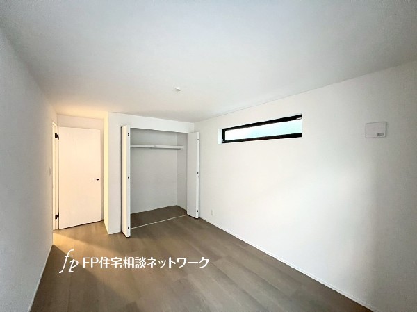 全居室に収納を完備。季節物のお洋服などもしっかりと整理整頓出来ます。居室空間を隅々まで使えるのが嬉しいですね。