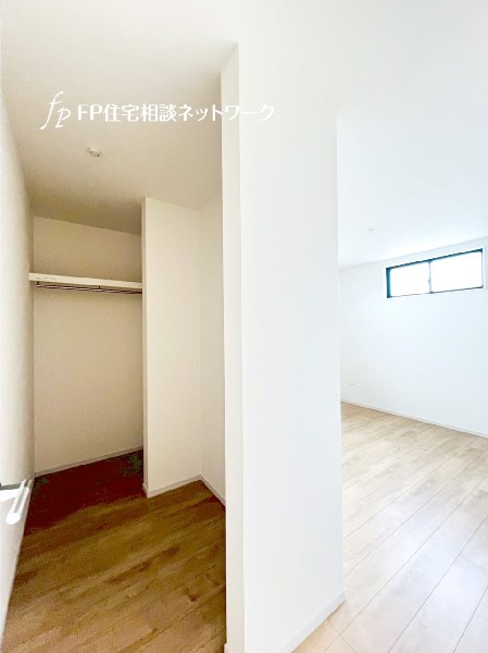 ウォークインクローゼット付で収納上手な生活を実現。衣類や鞄、季節用品などを幅広く収納できます。