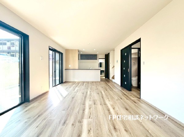 オープンでのびやかな空間を生み出す、広がりとゆとり。家族と過ごす時間を大切にしたい方にぴったりです。