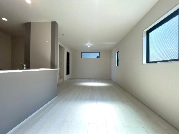 19.2帖の広々ＬＤＫ。導線もしっかりと取れているので、ソファーなどの家具もしっかりと配置できます。