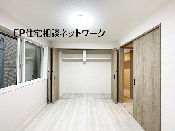 全室にクローゼットを完備しています。収納スペースを上手に使ってすっきりと快適な生活を送れます。