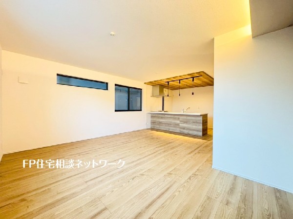 オープンでのびやかな空間を生み出す、広がりとゆとり。家族と過ごす時間を大切にしたい方にぴったりです。