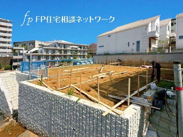 外観:緑に恵まれたエリアで、毎日のお散歩も気持ちよさそうです。自然に包まれた穏やかな暮らしができそうです。