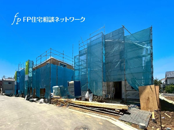 外観:緑に恵まれたエリアで、毎日のお散歩も気持ちよさそうです。自然に包まれた穏やかな暮らしができそうです。