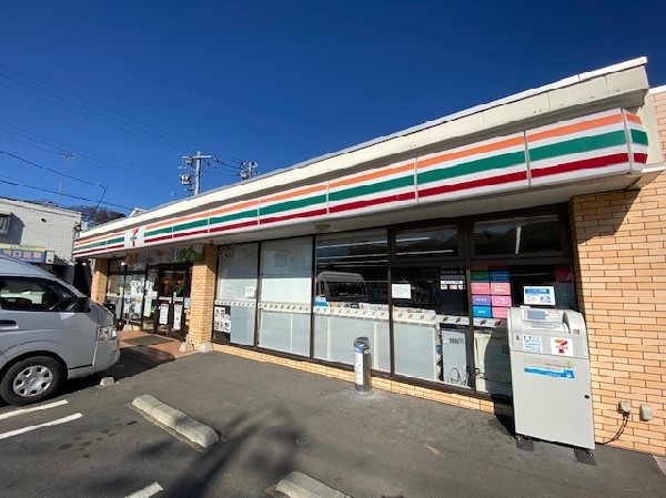 周辺環境:セブンイレブン横浜馬場4丁目店(近くて便利、期待以上の品質を提供するコンビニ。セブンイレブンの商品を最短30分で届ける7NOW取扱店。)