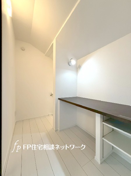 3階の廊下にもカウンターを設置しました。趣味コーナーやちょっとした家事スペースなどに活用できそう。