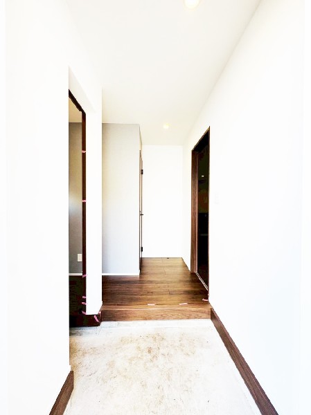 散らかりがちな玄関をスッキリと保てる玄関収納は、家の中に入る時最初に目に付く場所だからこだわりたい。