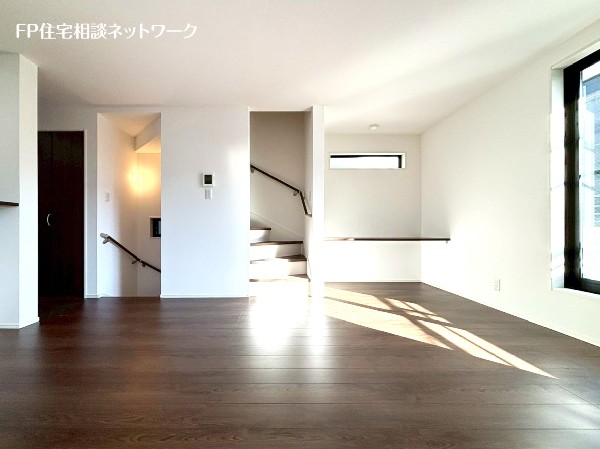 オープンでのびやかな空間を生み出す、広がりとゆとり。家族と過ごす時間を大切にしたい方にぴったりです。