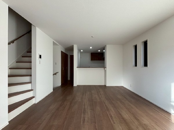 オープンでのびやかな空間を生み出す、広がりとゆとり。家族と過ごす時間を大切にしたい方にぴったりです。