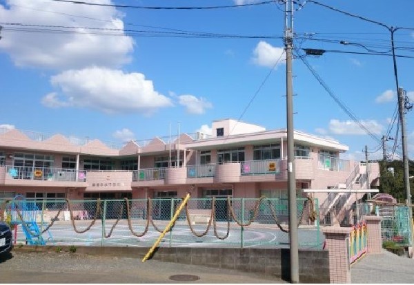 周辺環境:羽沢幼稚園(園庭に大きなアスレチックがある幼稚園。野菜や果物作り体験、泥遊びや木登り等の遊びを通して成長します。)