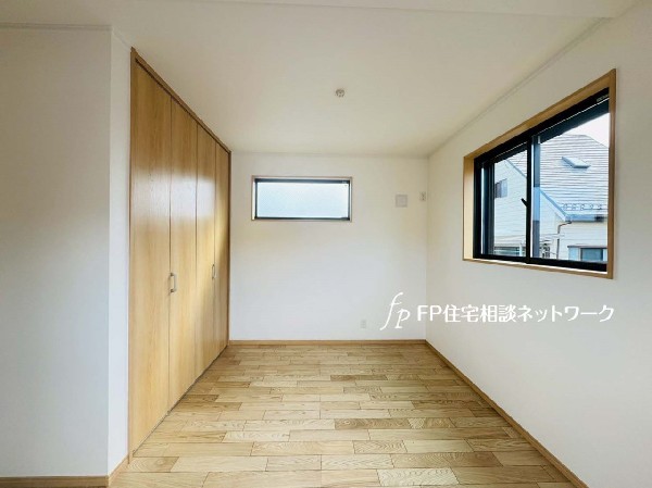 全居室に収納を完備。季節物のお洋服などもしっかりと収納し、居室空間を隅々まで使えるのが嬉しいですね。