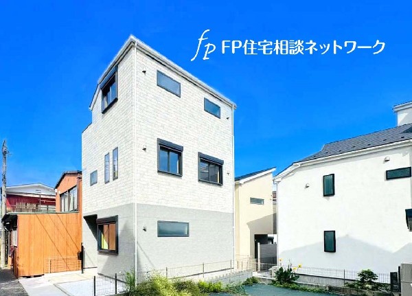 外観:「戸部」駅徒歩14分、「西横浜」駅徒歩12分。買い物施設・教育施設まで徒歩10分以内で利便性良好です