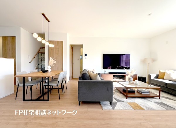 オープンでのびやかな空間を生み出す、広がりとゆとり。家族と過ごす時間を大切にしたい方にぴったりです。