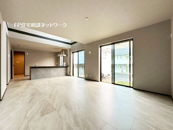 オープンでのびやかな空間を生み出す、広がりとゆとり。家族と過ごす時間を大切にしたい方にぴったりです。