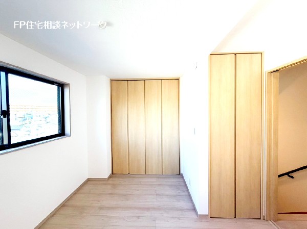 全室にクローゼットを完備しています。収納スペースを上手に使ってすっきりと快適な生活を送れます。