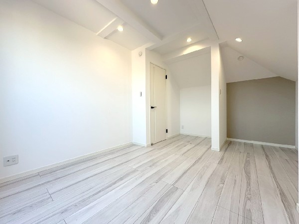 全室にクローゼットを完備しています。収納スペースを上手に使ってすっきりと快適な生活を送れます。