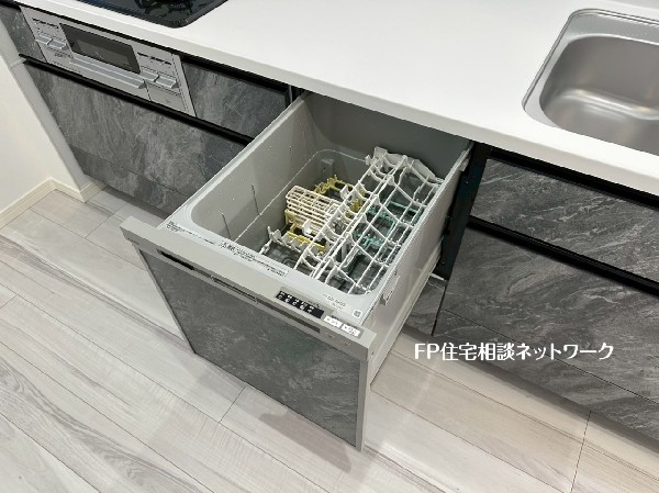 あったらいいなの代表的な設備である食洗機。ビルトイン型なので、おさまりもよく、使い勝手も良好です。