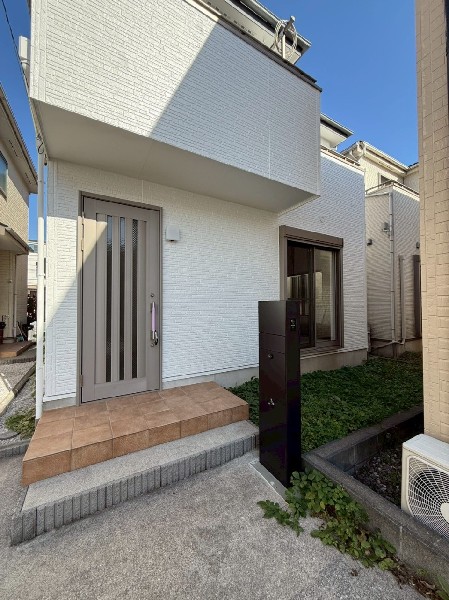 外観:閑静な住宅地で子育て家族にピッタリ。快適な緑に恵まれたエリアで、ゆとりある住環境が整っています。  