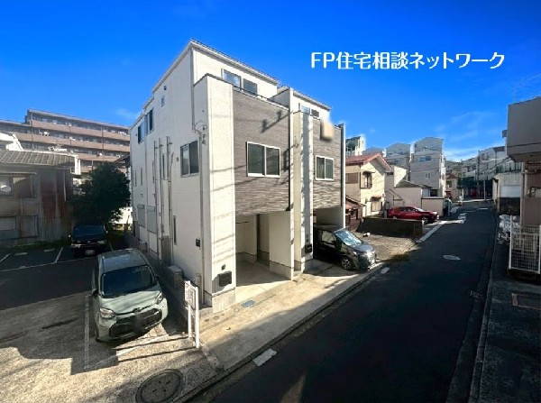 外観:2021年築の築浅物件が登場！ハウスクリーニング済みのキレイな室内で快適な新生活をスタートできます。