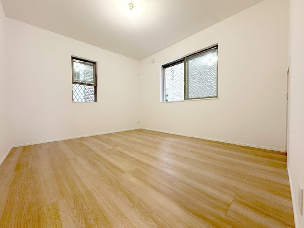 全居室2面採光でお部屋の隅々まで明るい印象。全居室収納付で空間を隅々まで使えるのが嬉しいですね。