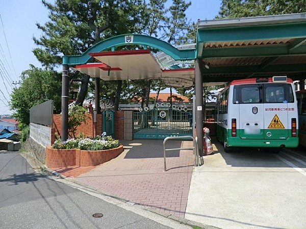 周辺環境:ニューライフ幼稚園(丘の上にある幼稚園。園内には広々とした園庭や畑などがあり、自然を感じながらのびのび園生活を送れます。)