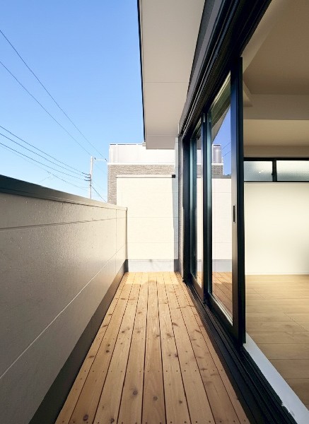 本画像はAIがCGでウッドデッキ作成しています。現地に設置されておらず販売価格に含まれておりません。