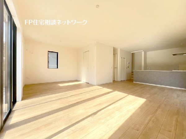 22.2帖の広々ＬＤＫ。導線もしっかりと取れているので、ソファーなどの家具もしっかりと配置できます。