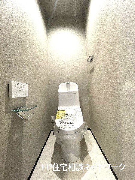 トイレは1階と2階に2カ所あります。朝の忙しい時間も慌てることなく使用できるので助かりますね。