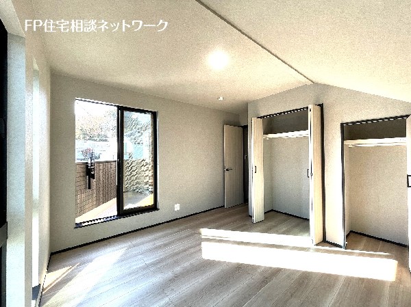 全室にクローゼットを完備しています。収納スペースを上手に使ってすっきりと快適な生活を送れます。