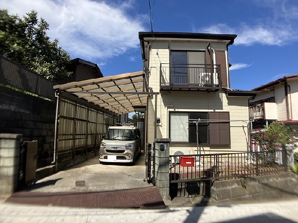 外観:緑に恵まれたエリアで、毎日のお散歩も気持ちよさそうです。自然に包まれた穏やかな暮らしができそうです。