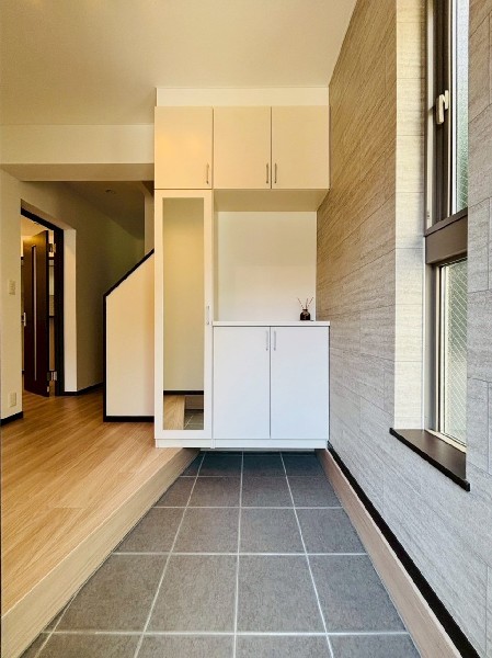 散らかりがちな玄関をスッキリと保てる玄関収納は、家の中に入る時最初に目に付く場所だからこだわりたい。