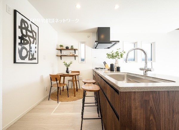 毎日使うキッチンが綺麗で清潔ならお料理を作るのも楽しくなりますよね。機能性とデザイン性を兼ね備えました。