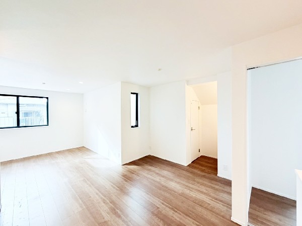 オープンでのびやかな空間を生み出す、広がりとゆとり。家族と過ごす時間を大切にしたい方にぴったりです。