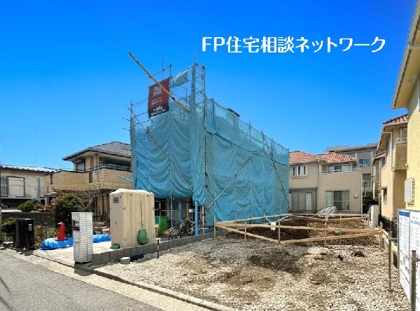 外観:徒歩10分以内にスーパー、コンビニ、大型商業施設があり便利な立地。花月園公園が近くにあり子育てしやすい環境です。