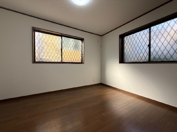 2面採光でお部屋の隅々まで明るい印象。爽やかな風が吹き抜けます。日々の暮らしも明るくなりそうです。