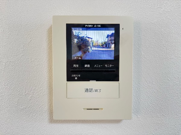 ＴＶモニタ付インターホンでセキュリティ面にも配慮。録画機能で留守中の来訪者の確認ができます。